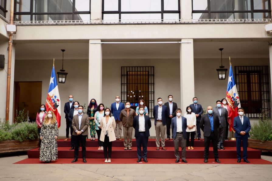 Ministra Siches encabeza primera jornada con Delegados Presidenciales Regionales en La Moneda