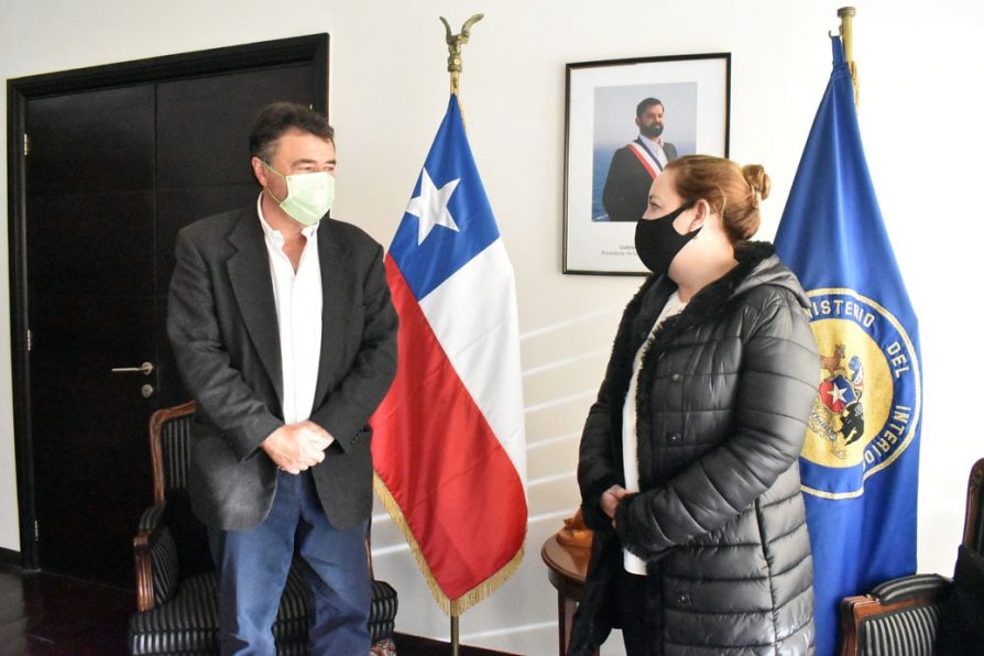 Delegada Karen Behrens se reunió con Ministro de Agricultura esteban Valenzuela