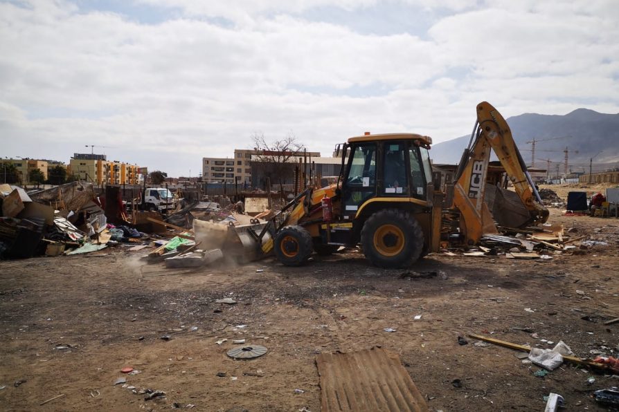 Desalojan toma incipiente  en terrenos destinados para construir 100 departamentos sociales en La Chimba