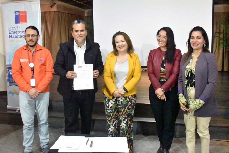 Plan para ocupar terrenos del bordecerro de Antofagasta proyecta la construcción de 21 mil viviendas para paliar déficit habitacional