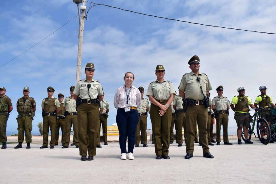 Delegación Presidencial Regional y Carabineros de Antofagasta dieron inicio al Plan Verano Seguro en balnearios Juan López y Hornito