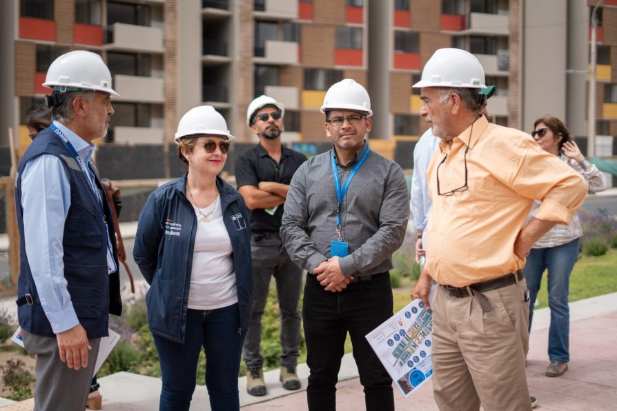 Delegada Presidencial visitó terrenos donde se construirán equipamientos y servicios en el Plan Urbano Habitacional “Altos La Chimba”