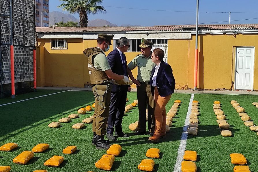 OS7 de Carabineros de Antofagasta evita que 375 mil dosis de drogas lleguen a la zona central del país