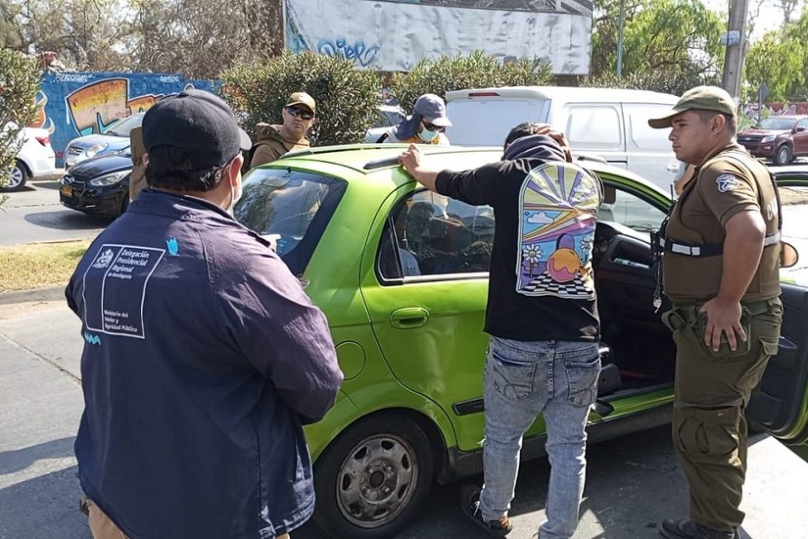 Dos prohibiciones de funcionamiento y más de 50 multas por diversas faltas e infracciones fue el resultado de fiscalización intersectorial en la Vega Central de Antofagasta
