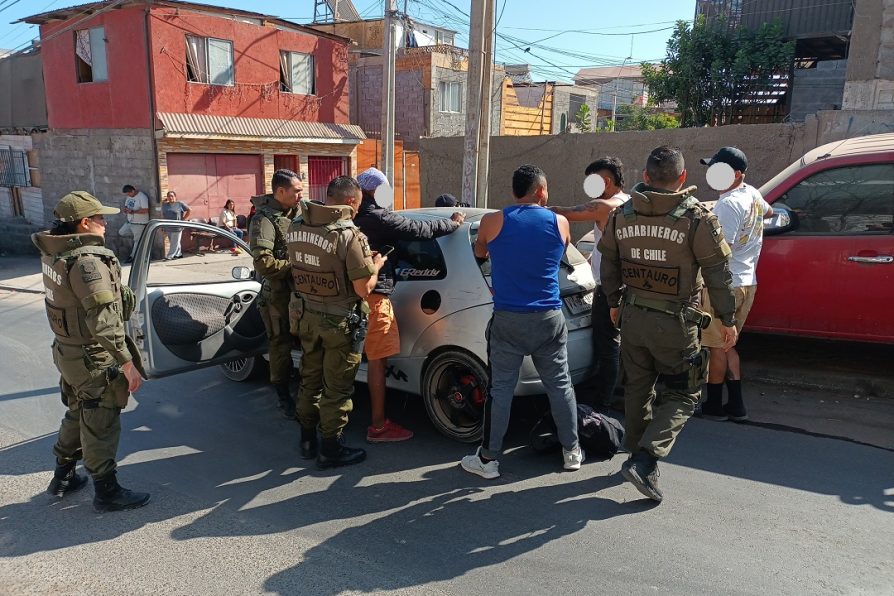 Fiscalización vehicular en macrocampamento Los Arenales concluyó con tres personas detenidas