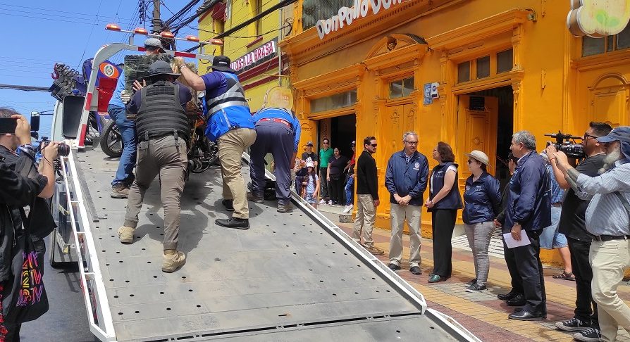 Con la presencia de la Subsecretaria de Prevención del Delito, se realizó la incautación de motocicletas en el centro de Antofagasta