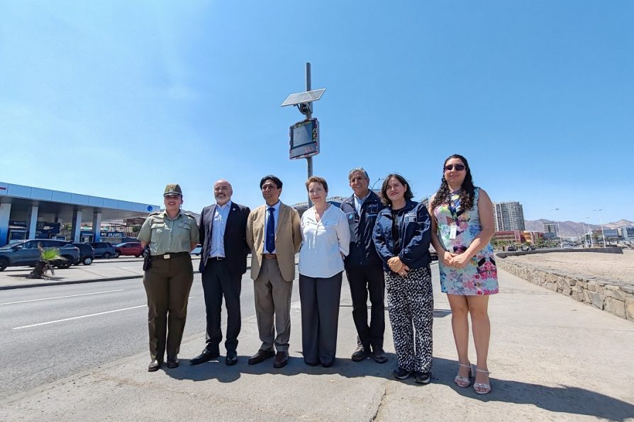 MTT inspecciona avances de instalación de paneles de velocidad y nuevas cámaras de monitoreo en la región de Antofagasta