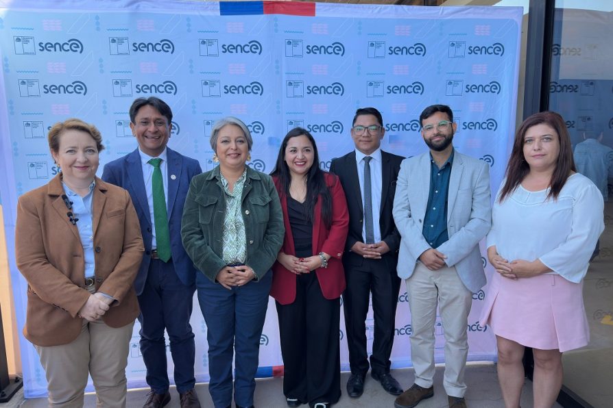 En Antofagasta: Ministra Jara valora consultas de la ciudadanía que permiten adecuada implementación de la reforma previsional 