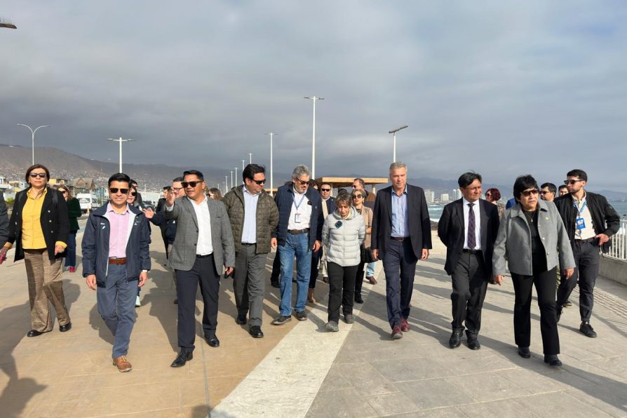 Ministra de Obras Públicas encabezó ceremonia de inauguración del nuevo paseo costero Los Pinares-Trocadero