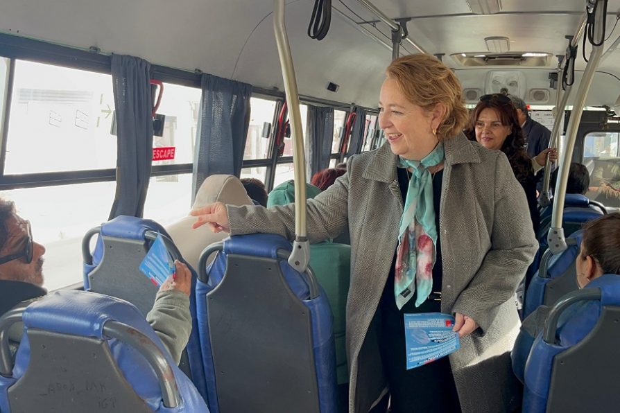 En el Mes del Buen Trato al Adulto Mayor, Gobierno en Terreno realizó exitosa Feria de Servicios Públicos en el centro de Antofagasta