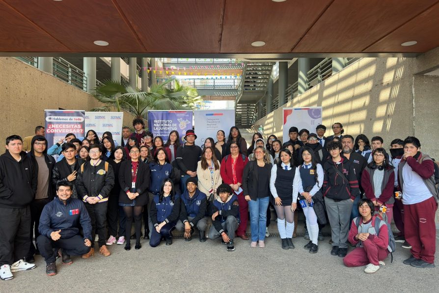 Injuv, Sernac y DPR Antofagasta realizaron taller sobre endeudamiento juvenil en CEDUC de la UCN