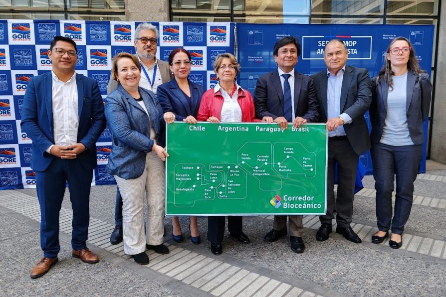 Ministra MOP y Gobernador de Antofagasta anuncian convenio para potenciar Corredor Bioceánico con inversiones por 600 mil millones de pesos