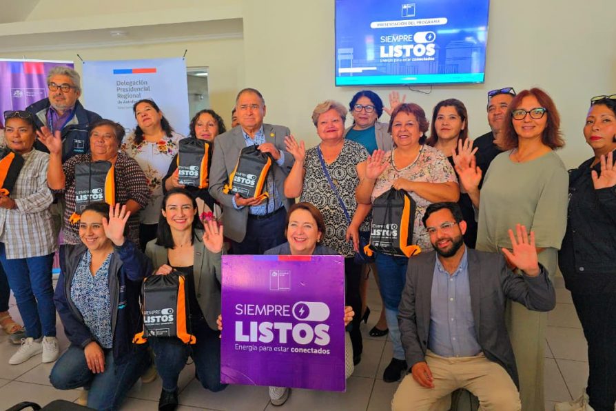 Juntas de Vecinos de Mejillones recibieron kits de resiliencia energética del programa piloto “Siempre Listos”