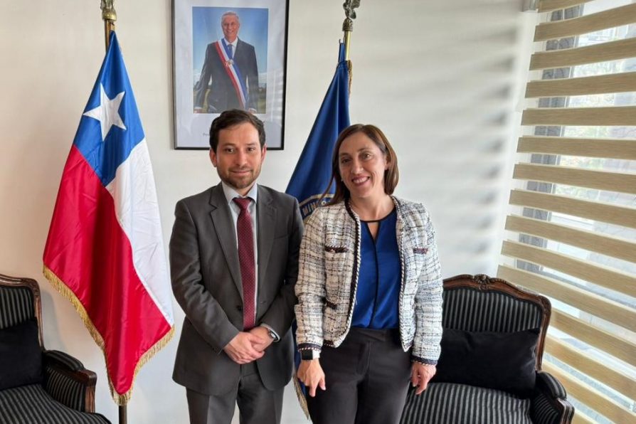 En reunión con la Delegada Katherine López, Director Ejecutivo del SEA destacó desafío de la evaluación ambiental de proyectos por más de US$31 mil millones en Antofagasta