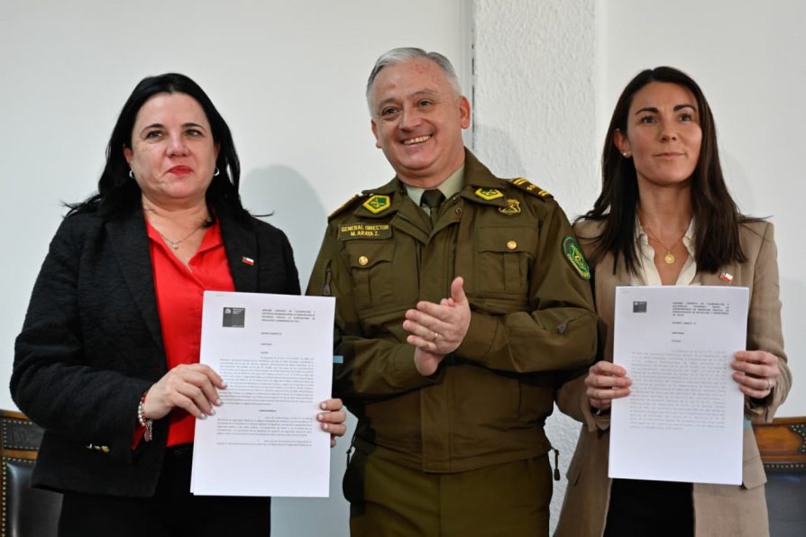 En Calama, Ministras de Seguridad y Educación, junto a Carabineros, firman convenio que permitirá reforzar la seguridad en establecimientos educacionales